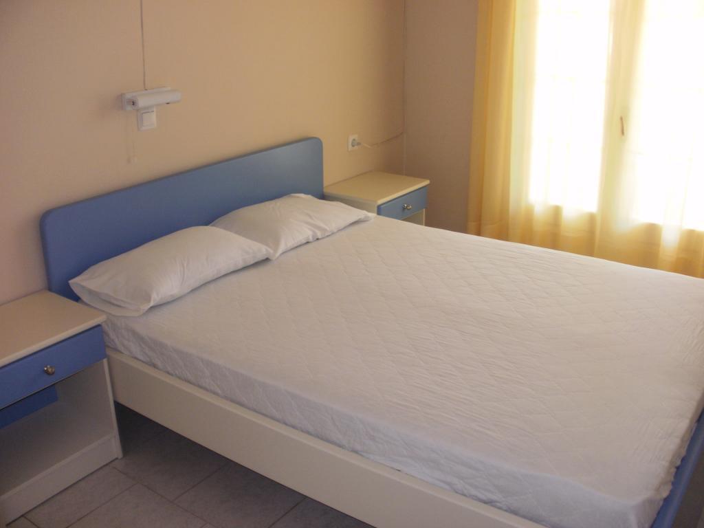 Triantis Apartments Lygia  Zimmer foto